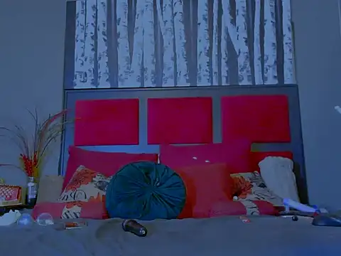 Snapshot of MissParis26 chatting on October 13, 2025, 9:04 pm MissParis26 online show from October 13, 2025, 9:04 pm