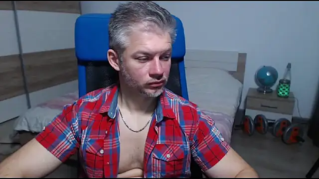 RobbyShawz online show from November 19, 2025, 6:19 pm