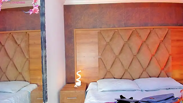 Snapshot of Rianamanson chatting on October 16, 2025, 10:44 pm Rianamanson online show from October 16, 2025, 10:44 pm