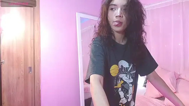 Snapshot of Sweetcristin chatting on July 10, 2026, 1:32 am Sweetcristin online show from July 10, 2026, 1:32 am
