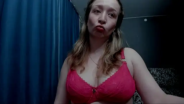 Eva Rikchter online show from May 3, 2026, 8:48 pm