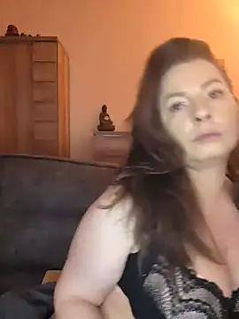 Snapshot of cristalines chatting on February 19, 2026, 7:21 pm cristalines online show from February 19, 2026, 7:21 pm