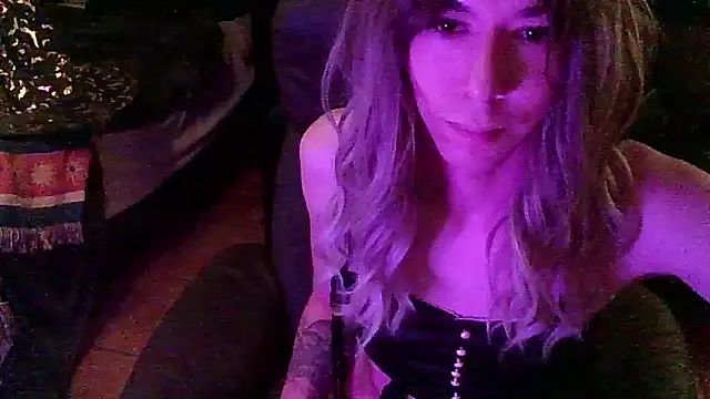 crystalxh online show from October 25, 2025, 8:00 am