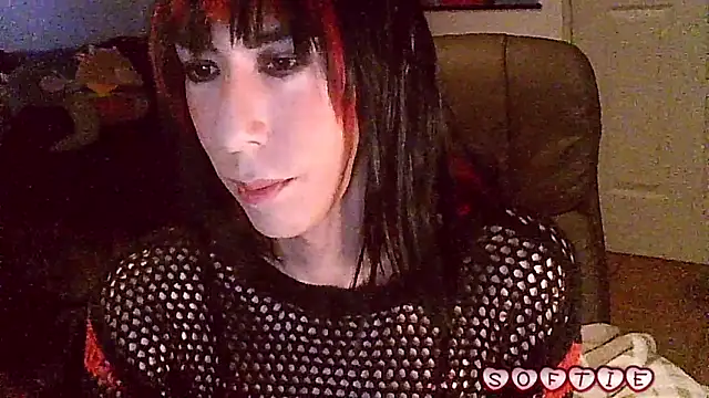 crystalxh online show from November 5, 2025, 10:54 pm