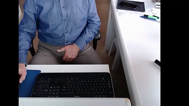 dutchpornking online show from February 13, 2026, 7:59 am