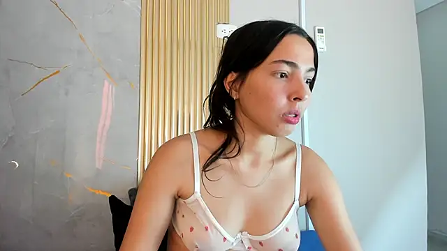 allyson cute1 online show from January 6, 2026, 7:39 pm