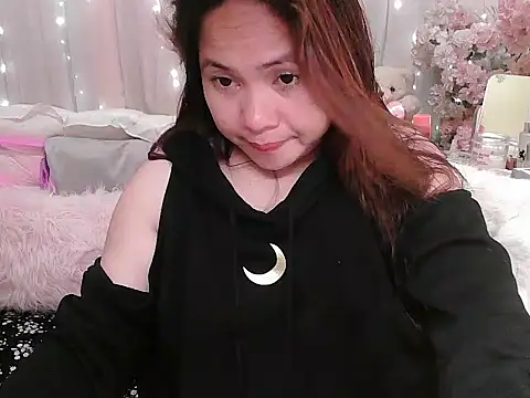 Snapshot of OhmyPinay chatting on September 24, 2025, 1:36 pm OhmyPinay online show from September 24, 2025, 1:36 pm