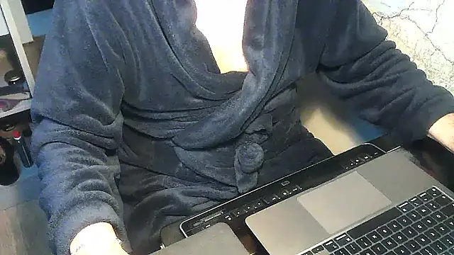 Snapshot of DUDURA@xh chatting on December 5, 2024, 7:16 am DUDURAxh online show from December 5, 2024, 7:16 am