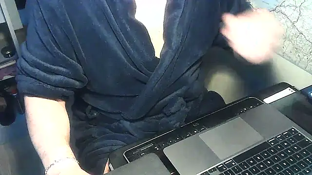 Snapshot of DUDURA@xh chatting on January 8, 2025, 7:34 am DUDURAxh online show from January 8, 2025, 7:34 am