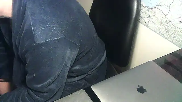 Snapshot of DUDURA@xh chatting on January 31, 2025, 6:24 am DUDURAxh online show from January 31, 2025, 6:24 am