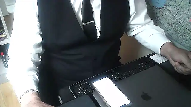 Snapshot of DUDURA@xh chatting on February 3, 2025, 2:13 pm DUDURAxh online show from February 3, 2025, 2:13 pm