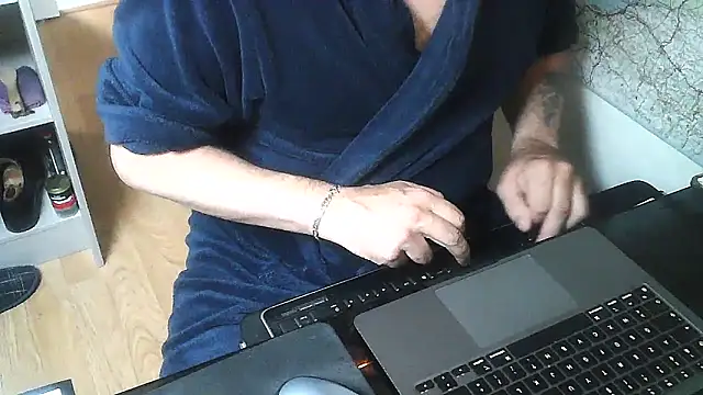 Snapshot of DUDURA@xh chatting on November 4, 2025, 7:40 am DUDURAxh online show from November 4, 2025, 7:40 am