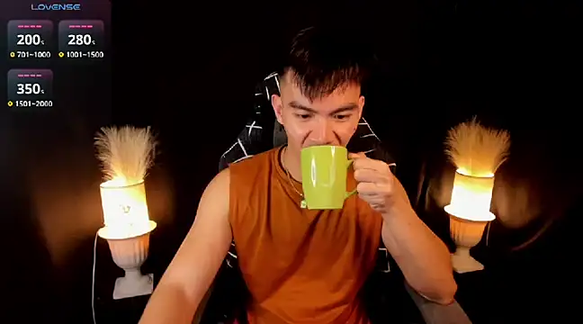 000batman000 online show from March 5, 2025, 12:33 pm