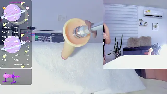 sofi velez online show from February 4, 2025, 1:34 am