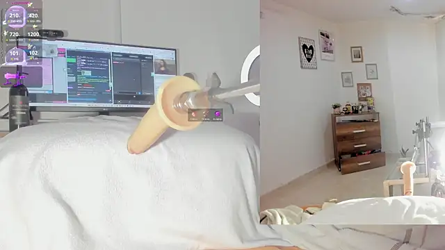 sofi velez online show from November 16, 2025, 5:07 pm