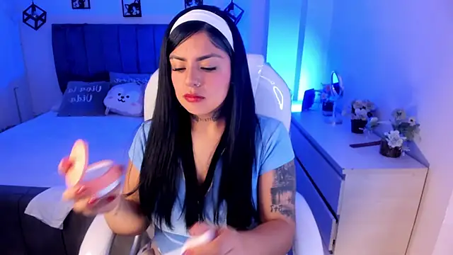 Catalinaa martinez online show from September 22, 2025, 2:57 am