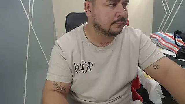 Snapshot of oso_dirty_ chatting on January 22, 2025, 5:28 pm oso dirty online show from January 22, 2025, 5:28 pm