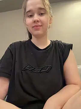 HornyGirlH online show from March 14, 2026, 5:35 am