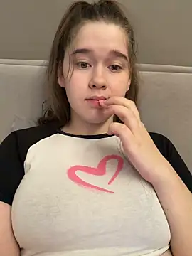 Snapshot of HornyGirlH chatting on May 11, 2026, 5:57 am HornyGirlH online show from May 11, 2026, 5:57 am