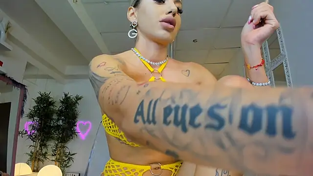 LisaAkira online show from December 9, 2024, 4:15 pm