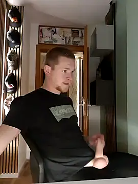 Snapshot of Playbunniboy chatting on January 6, 2025, 4:34 pm Playbunniboy online show from January 6, 2025, 4:34 pm