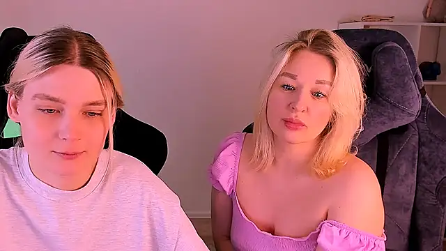 hotblonds online show from December 20, 2024, 7:22 am