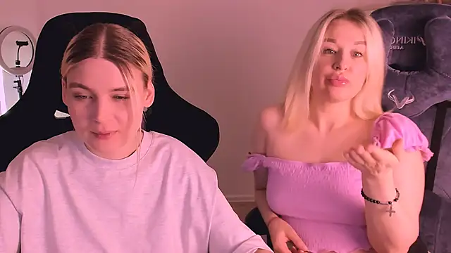 hotblonds online show from January 2, 2025, 4:35 pm