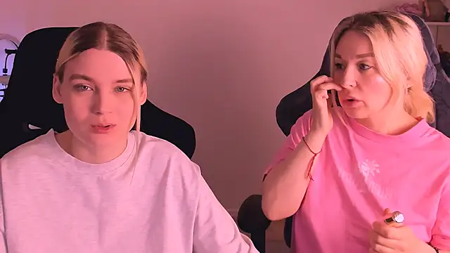 hotblonds online show from January 3, 2025, 2:30 pm