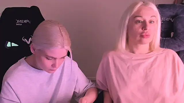 hotblonds online show from January 27, 2025, 5:26 pm