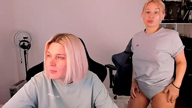 hotblonds online show from November 28, 2025, 11:02 am