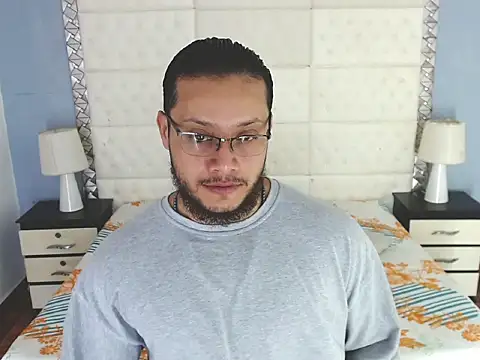 WilliamJhons online show from March 13, 2025, 9:37 pm