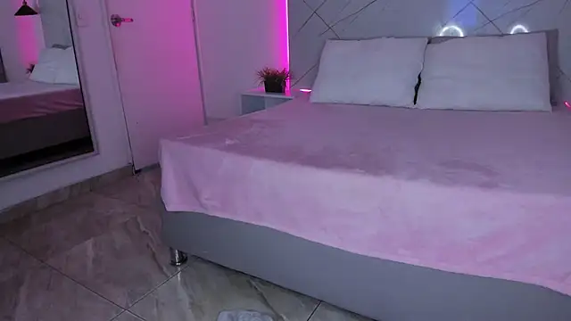 Snapshot of AMMY-CAMM chatting on March 18, 2025, 9:09 am AMMY-CAMM online show from March 18, 2025, 9:09 am