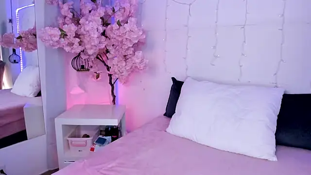 Snapshot of AMMY-CAMM chatting on November 6, 2025, 9:05 pm AMMY-CAMM online show from November 6, 2025, 9:05 pm