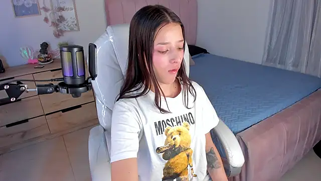 Snapshot of Amaia_Daniells chatting on February 25, 2025, 3:09 am Amaia Daniells online show from February 25, 2025, 3:09 am