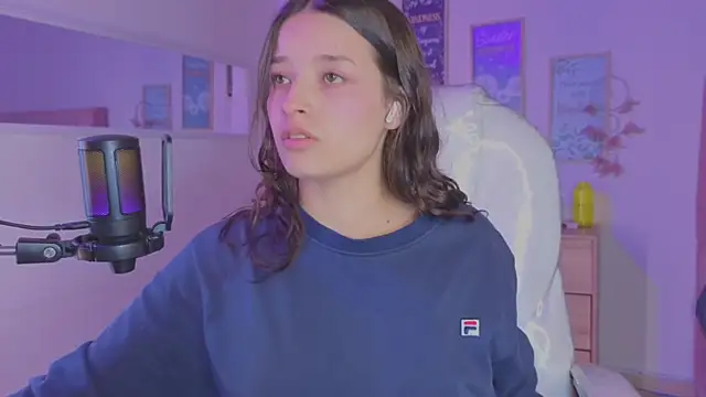 Snapshot of Amaia_Daniells chatting on September 16, 2025, 3:40 am Amaia Daniells online show from September 16, 2025, 3:40 am