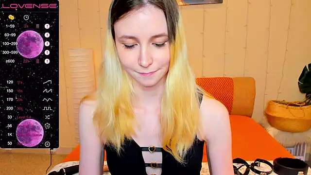 Snapshot of fleximona chatting on February 14, 2025, 11:53 am fleximona online show from February 14, 2025, 11:53 am