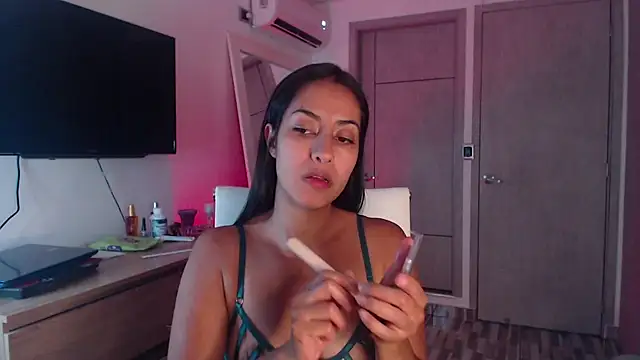 Snapshot of Brown_skin11 chatting on October 14, 2025, 9:04 pm Brown skin11 online show from October 14, 2025, 9:04 pm