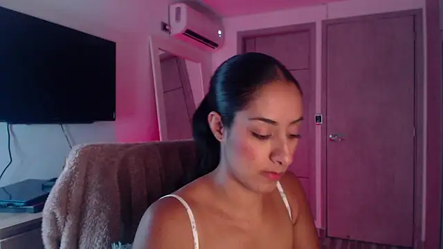 Snapshot of Brown_skin11 chatting on November 6, 2025, 9:15 pm Brown skin11 online show from November 6, 2025, 9:15 pm