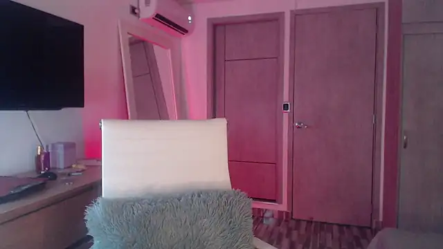 Snapshot of Brown_skin11 chatting on November 10, 2025, 9:14 pm Brown skin11 online show from November 10, 2025, 9:14 pm