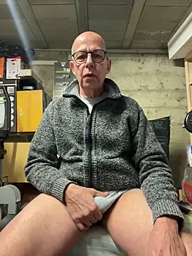 Snapshot of Relnnet chatting on January 30, 2025, 9:57 am Relnnet online show from January 30, 2025, 9:57 am