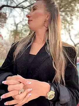 Snapshot of YOUR-KARINA chatting on October 28, 2025, 8:29 am YOUR-KARINA online show from October 28, 2025, 8:29 am