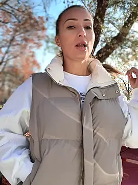 Snapshot of YOUR-KARINA chatting on November 2, 2025, 8:06 am YOUR-KARINA online show from November 2, 2025, 8:06 am