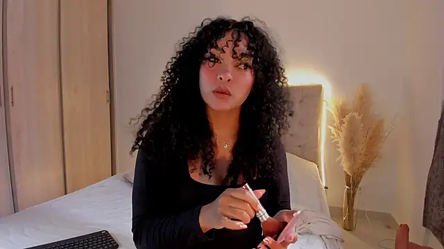 Snapshot of mariam_hill chatting on November 22, 2025, 3:00 pm mariam hill online show from November 22, 2025, 3:00 pm