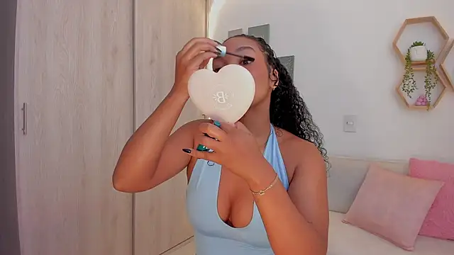 Snapshot of mariam_hill chatting on March 28, 2026, 1:33 pm mariam hill online show from March 28, 2026, 1:33 pm