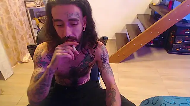 Snapshot of harry_reems1 chatting on January 10, 2025, 2:14 am harry reems1 online show from January 10, 2025, 2:14 am