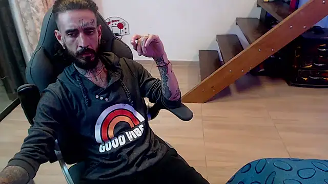 Snapshot of harry_reems1 chatting on January 11, 2025, 1:06 am harry reems1 online show from January 11, 2025, 1:06 am