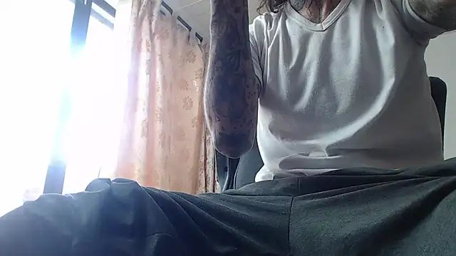 Snapshot of harry_reems1 chatting on January 13, 2025, 4:08 pm harry reems1 online show from January 13, 2025, 4:08 pm