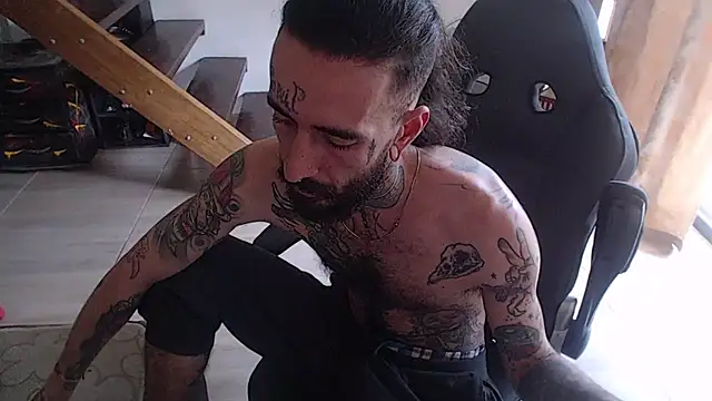 Snapshot of harry_reems1 chatting on January 15, 2025, 8:48 pm harry reems1 online show from January 15, 2025, 8:48 pm