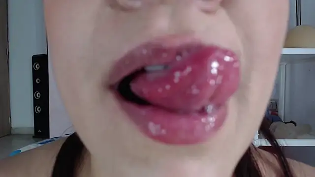 emiligrey  online show from March 23, 2025, 1:31 am