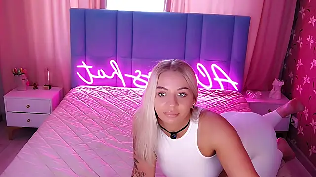 AllwaysHotJ online show from April 9, 2026, 2:11 am